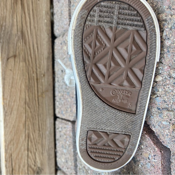 Converse All Star Chuck Taylor kids black, white lace up sneakers. Size 5. Use. - Picture 4 of 10